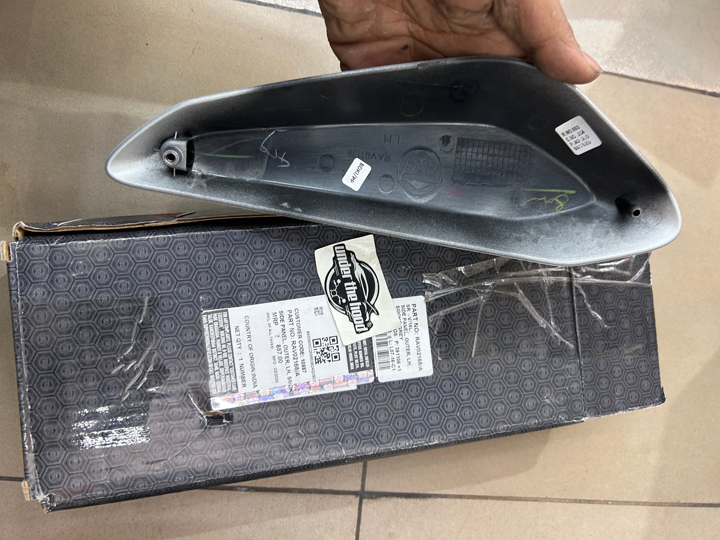 Royal Enfield RAV02168/A – Side Panel, Outer, LH, Smoke Grey (Smoke Grey) for Guerrilla 450 (BS6) – Genuine OEM