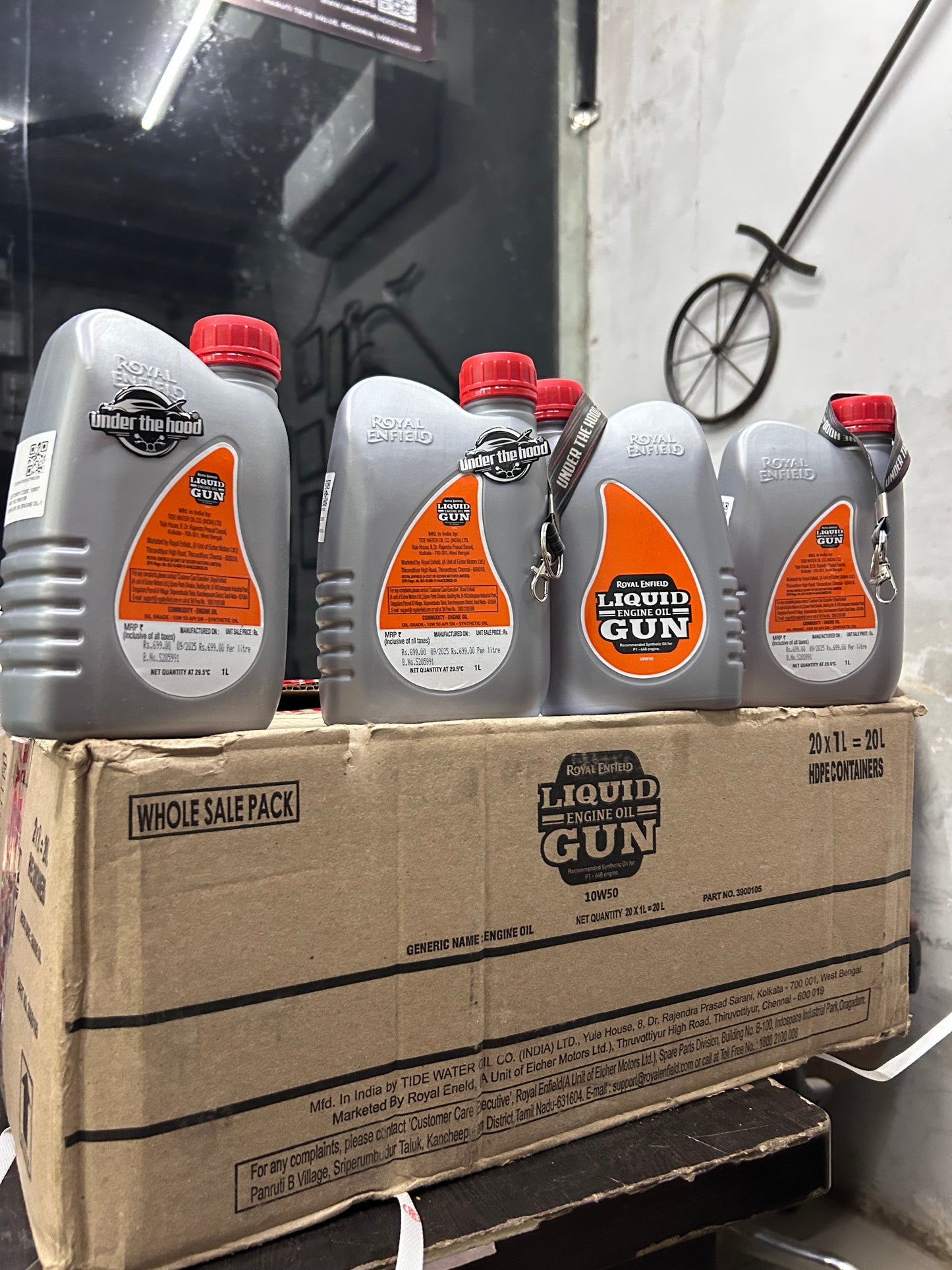 Royal Enfield Liquid Gun 10W50 Fully Synthetic Engine Oil 1L – Interceptor 650 / Continental GT 650 – Part 3900105