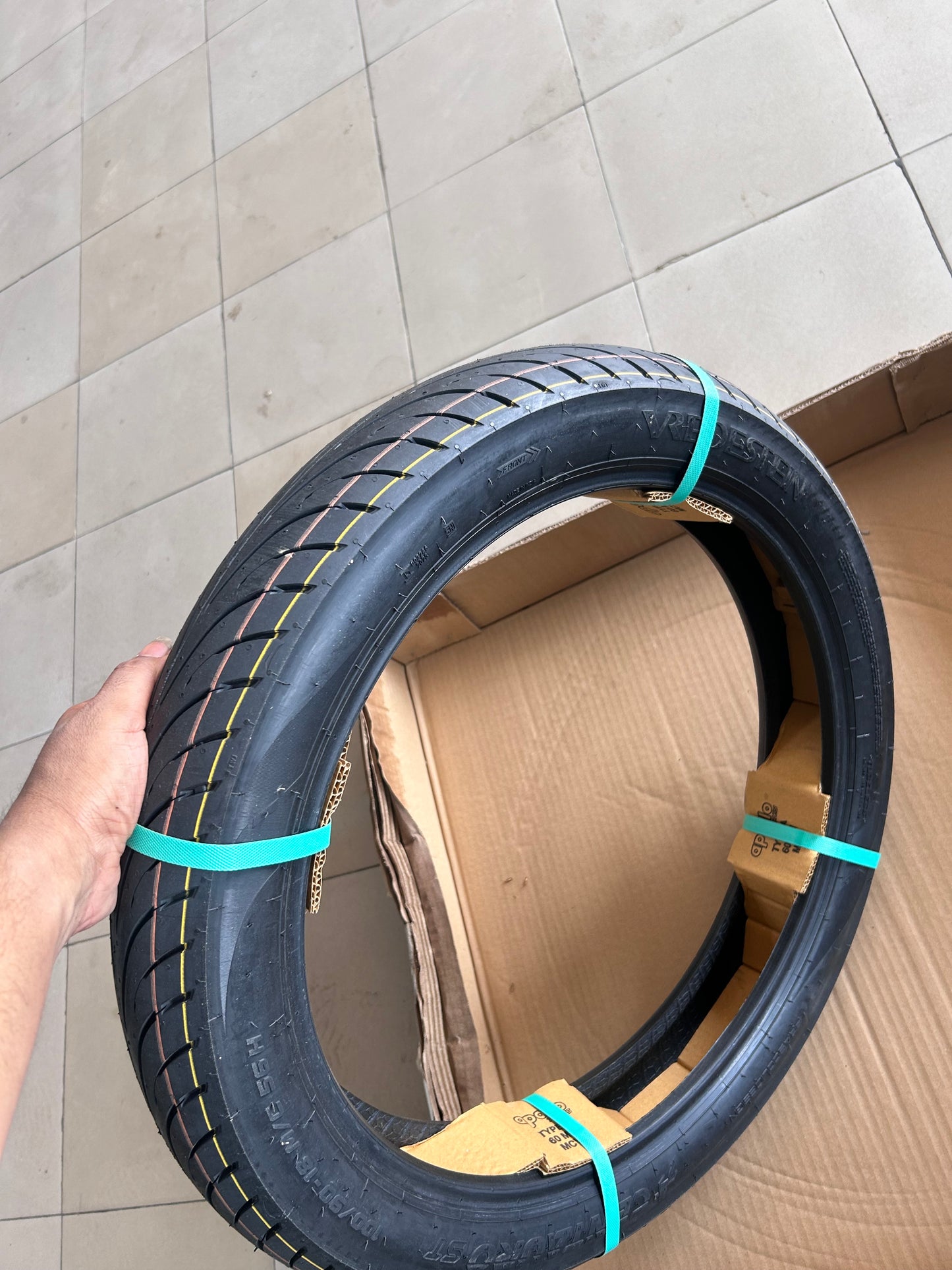 VREDESTEIN TYRES PAIR OF 2- GT 650 INTERCEPTOR 650 CC (TUBELESS)