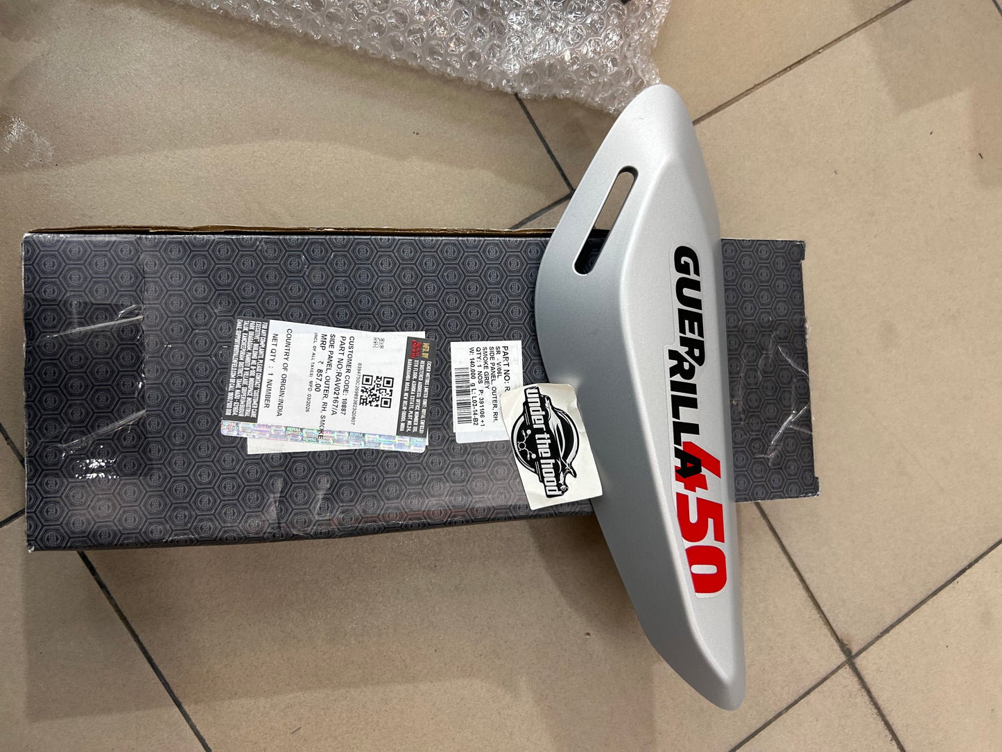 Royal Enfield RAV02167/A – Side Panel, Outer, RH, Smoke Grey (Smoke Grey) for Guerrilla 450 (BS6) – Genuine OEM