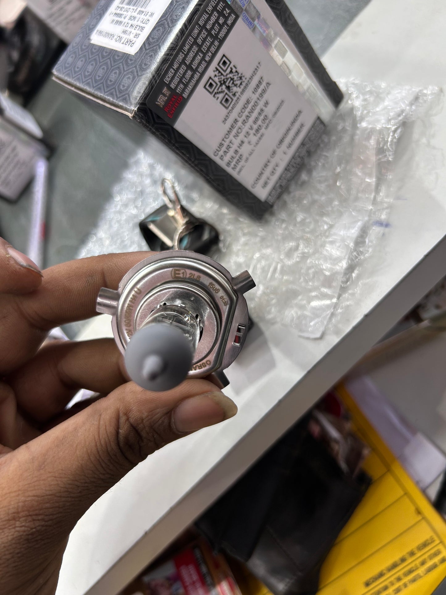 Royal Enfield RAN00199/A – OEM Headlamp Bulb H4 12V 60/55W for Reborn / New Bullet & All Bikes with H4 Socket