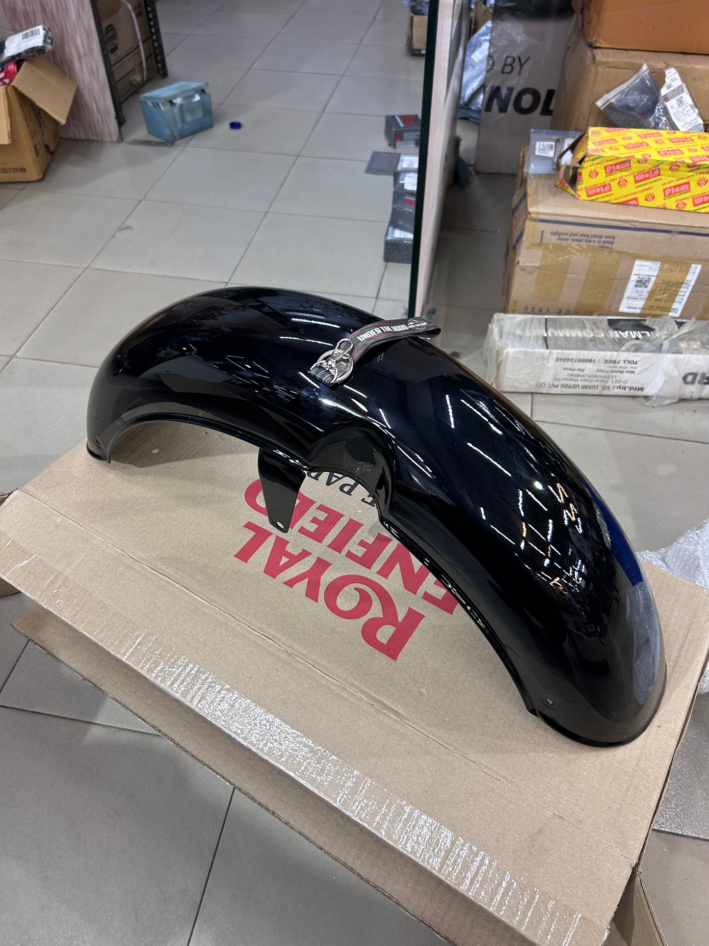 Royal Enfield Front Mudguard Assembly (FMG Assy) – Metallic Gloss Black – RAG00136/A (Genuine OEM)