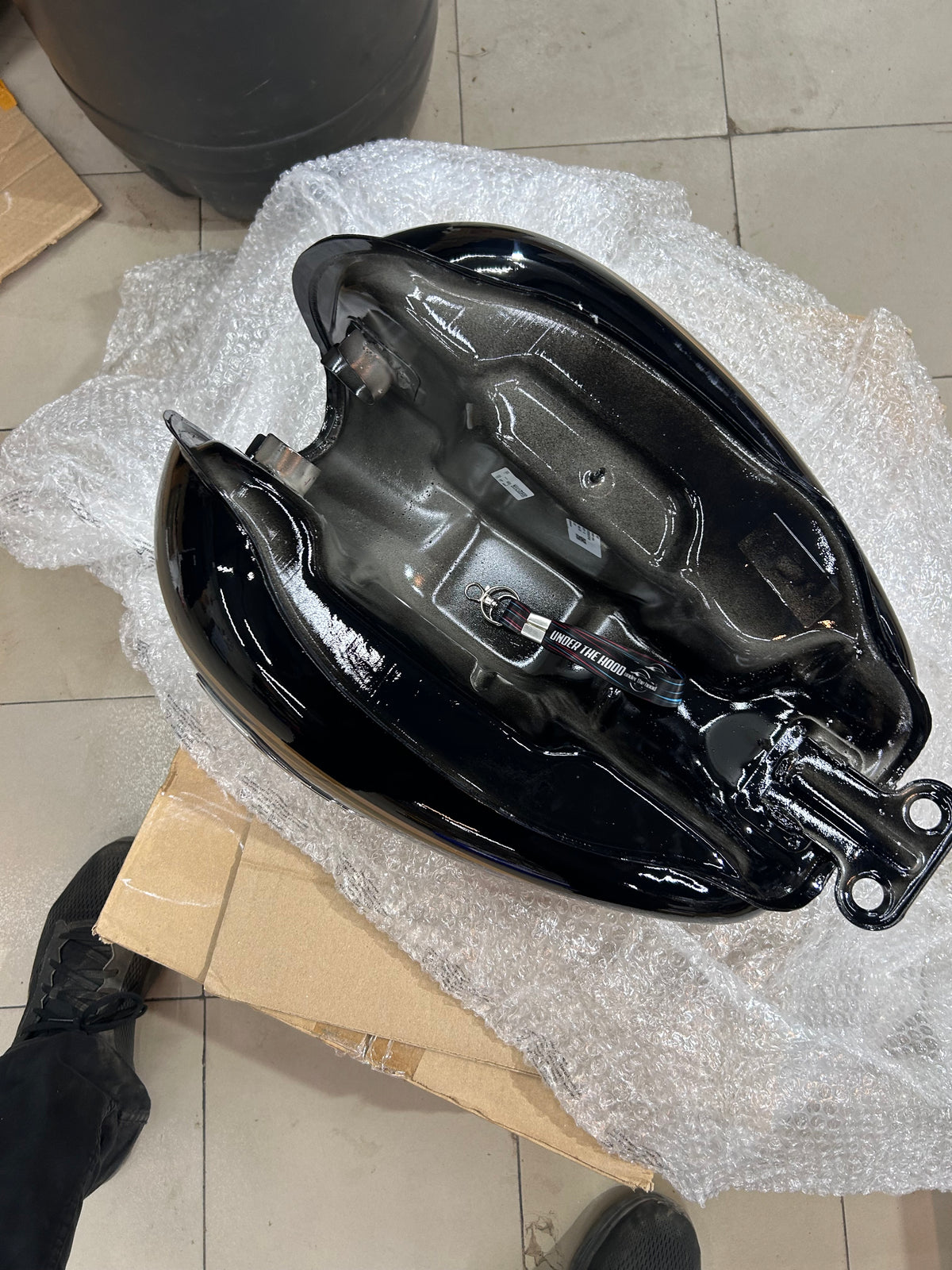 Fuel Tank With Sticker STD Black GPTECH BVI for Bullet 350 UCE KS/ES – Genuine Royal Enfield 866130