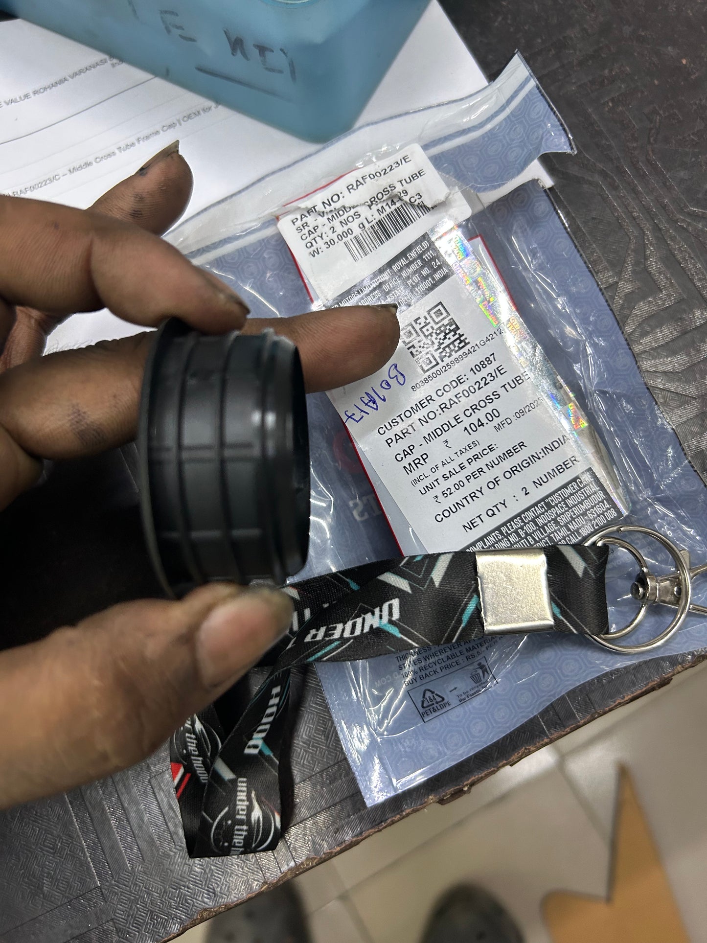 Royal Enfield RAF00223/C – Middle Cross Tube Frame Cap | OEM for J-Series (Bullet 350, Classic 350 UK, Meteor 350, Hunter 350)