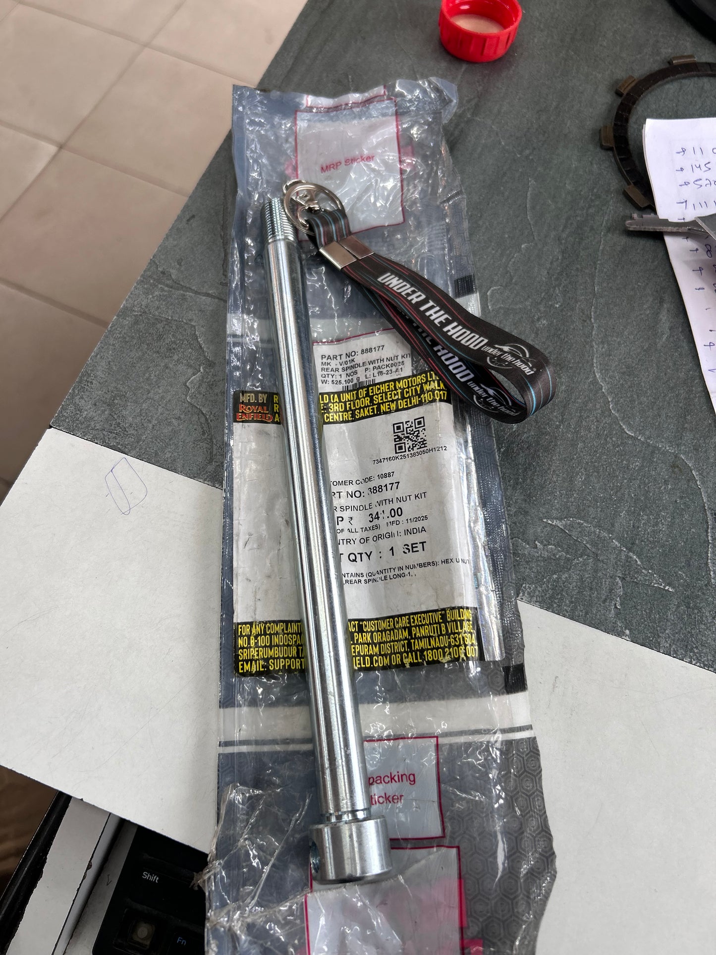 Royal Enfield Rear Spindle with Nut Kit – UCE Classic / Bullet / Electra / Thunderbird 350 & 500 – Part No. 888177
