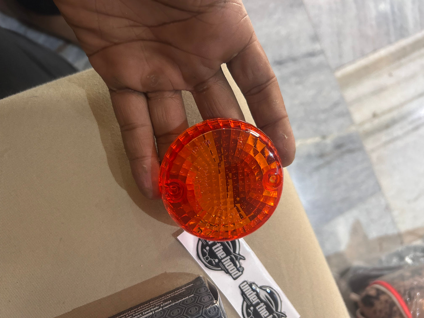 582648/A – Indicator Lens (Amber) for Royal Enfield Bullet 350 UCE, Classic 350 UCE, Classic 500 EFI/UCE, Electra 350 UCE, Standard 350 – Genuine OEM “Trafficator” Lens