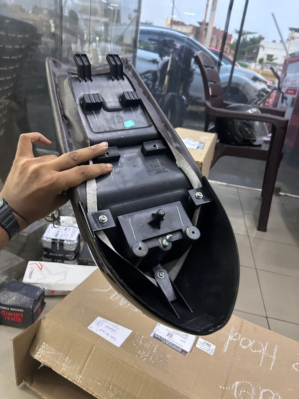 Royal Enfield Continental GT 535 Single Seat Assembly with Cowl – Black – 585019/A