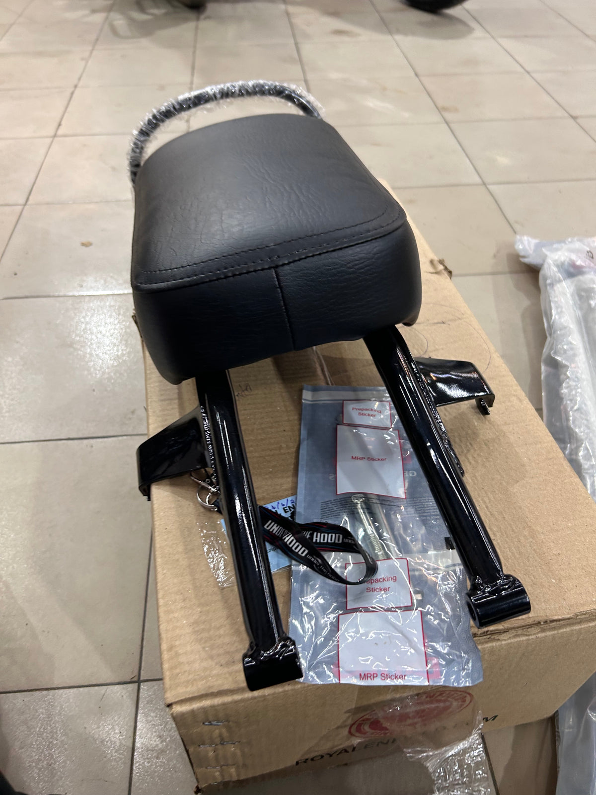 Genuine Royal Enfield Classic 350 UCE / Classic 500 EFI C5 Black Pillion Passenger Seat Sub-Assembly – 597447
