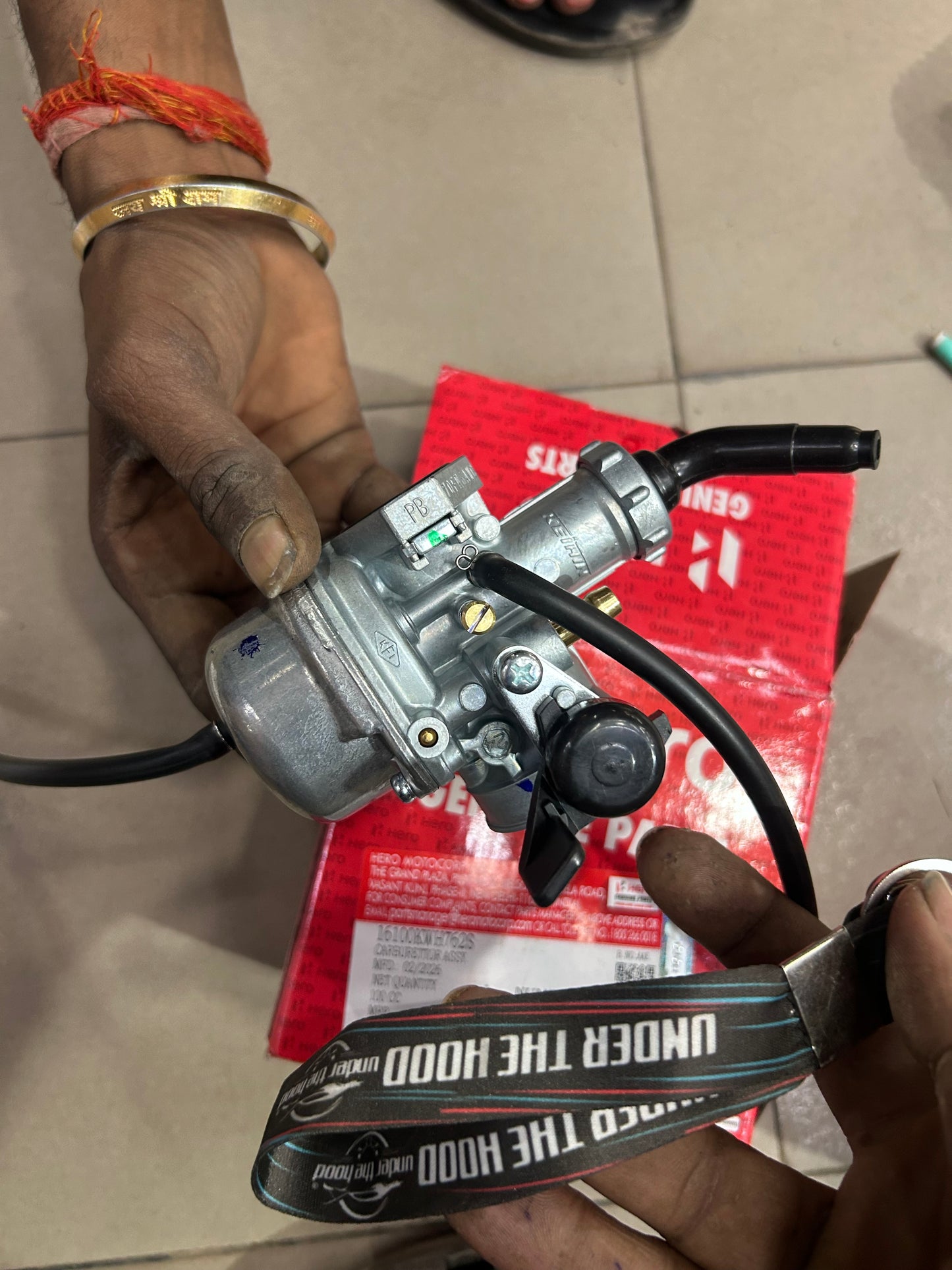 Hero Genuine Carburettor Assembly (Carburetor Assy) for Splendor+ / Passion Plus | Part No 16100KCC942S New Part Number 16100KWH762S