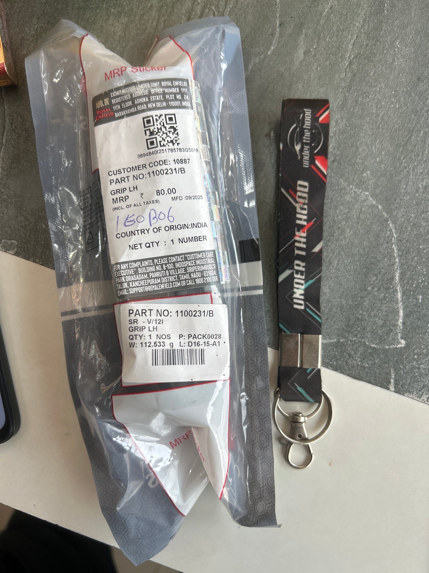 Royal Enfield Left Hand Grip – 1100231/B – OEM for J-Series (Classic Reborn, Meteor 350, Hunter 350, Bullet 350) | Retrofit for UCE 350 Models