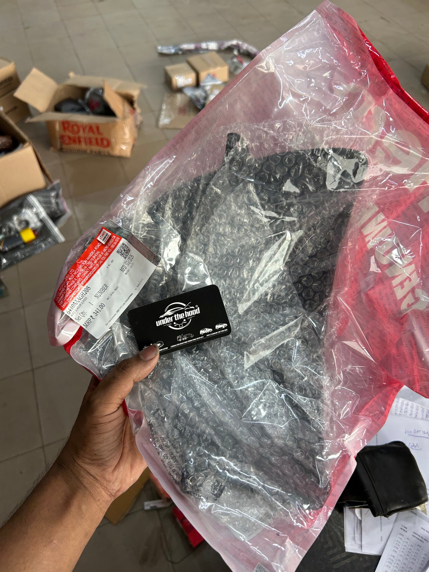 Hero Genuine Windscreen Sub Assembly for Super Splendor | Wind Screen S/Assy / Front Visor / Headlight Visor | 6410AAAGH20S