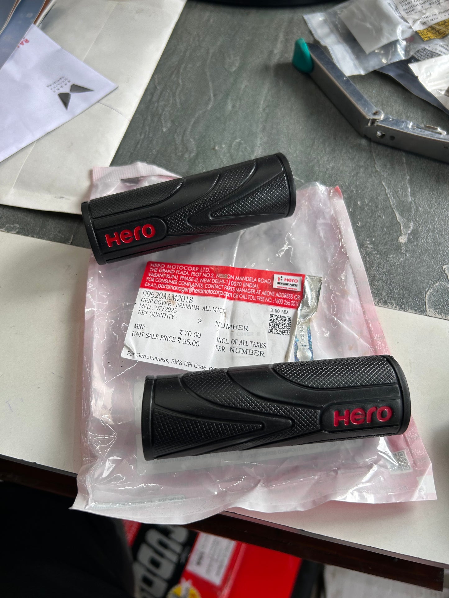 Hero Premium Grip Cover / Grip Cap – 99620AAM201S | Fits Multiple Hero Models