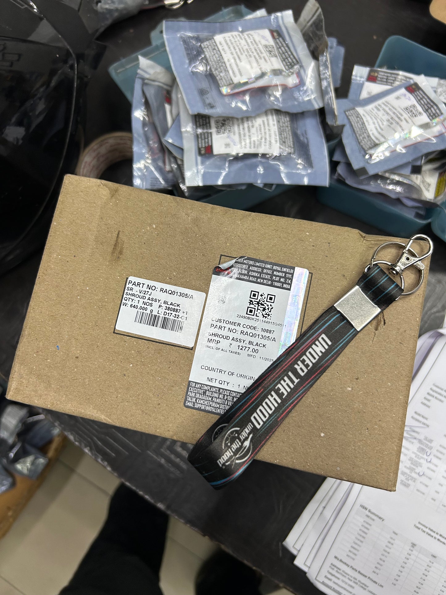 Royal Enfield RAQ01305/A – Shroud Assembly Black for Bullet 350 BS6 (Genuine OEM Part)