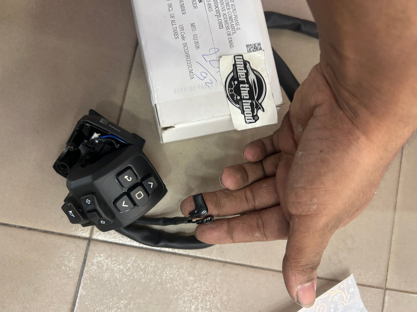 Harley-Davidson X440 / 440X (Sept.,2023) Genuine Switch Assembly Winker – HDH35200RAA001S – Left Handlebar Indicator / Horn Switch Cluster (OEM)