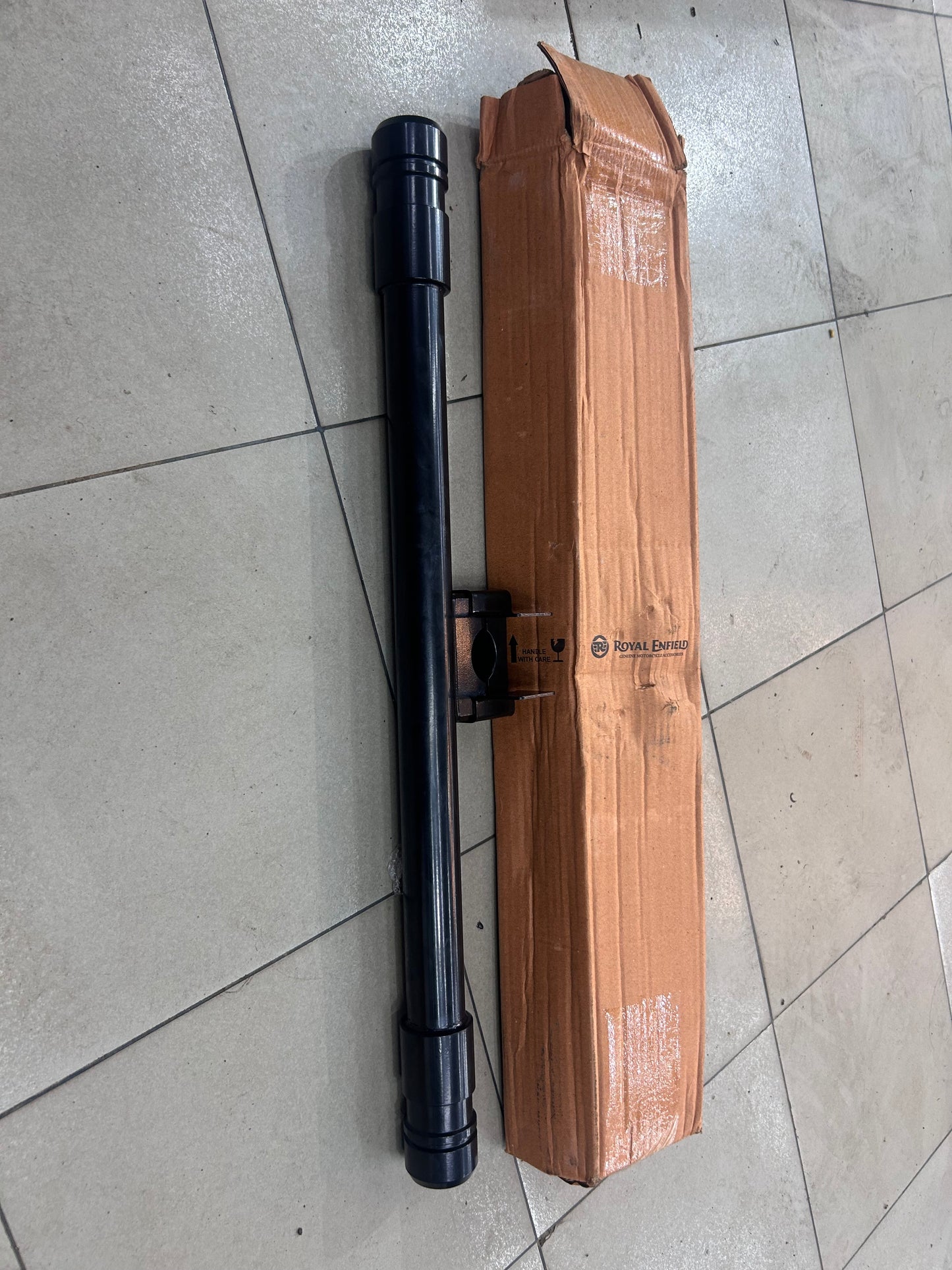 Royal Enfield 1990603 – Black Straight Engine Bar