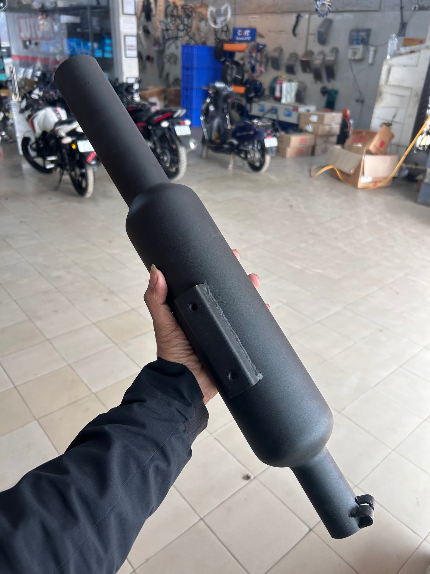 HK Mini/Short Punjab Silencer (Big Mouth, Chrome) for Royal Enfield Classic 350 Reborn (J-Series) & New Bullet 350 2023+ (Battalion Black) – HK