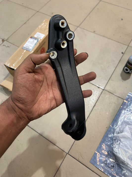Genuine Royal Enfield Shotgun 650 / Classic 650 RH Metallic Black Foot Control Plate – RAE00764/C
