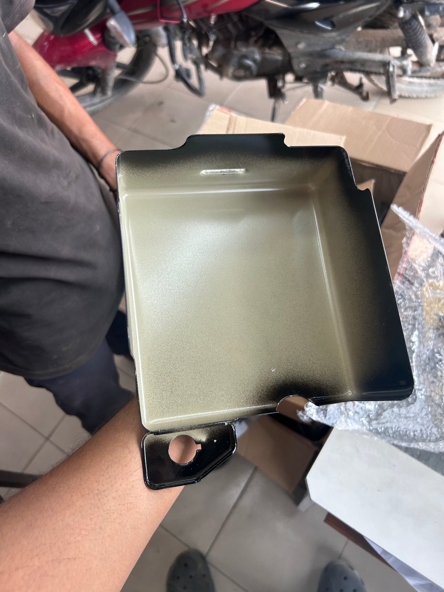 Royal Enfield 866276 – Battery Side Cover Black – UCE Models (Electra, Classic, Bullet)