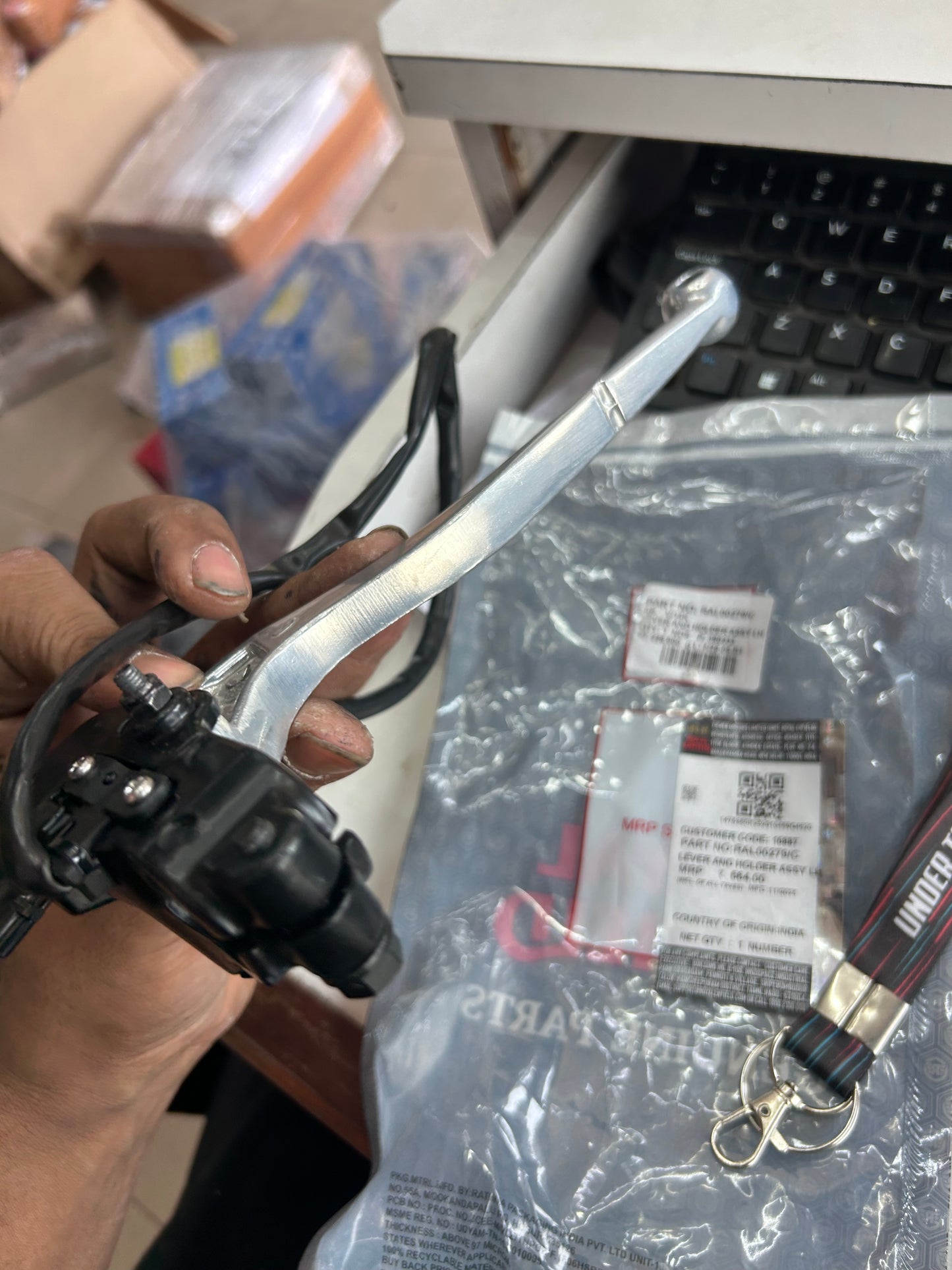 Royal Enfield RAL00279 / RAL00279/C – Genuine Clutch Lever & Holder Assembly LH for Himalayan 411 & Scram 411