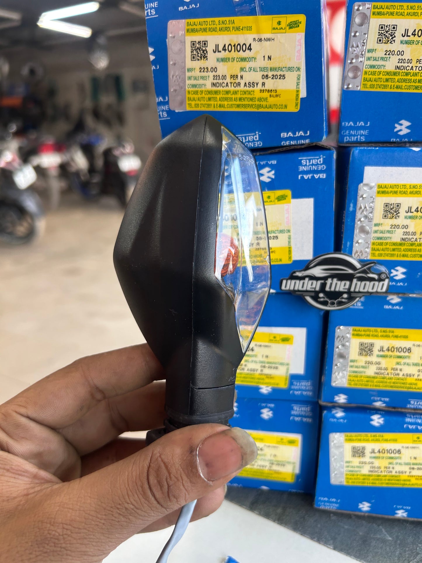 Bajaj JL401004 Indicator Assembly – Front LH & Rear RH for Pulsar (NS160/200NS/AS150/AS200, 2012–2017)