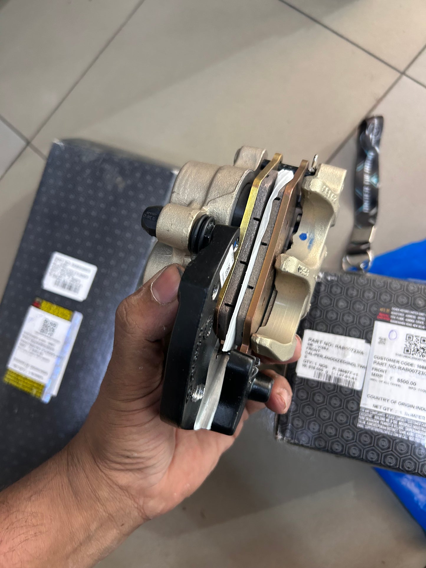 Royal Enfield RAB00723/A Front Brake Caliper Assembly (Anodized Gold) – Interceptor 650 / Continental GT 650 Twins E5 – Genuine OEM