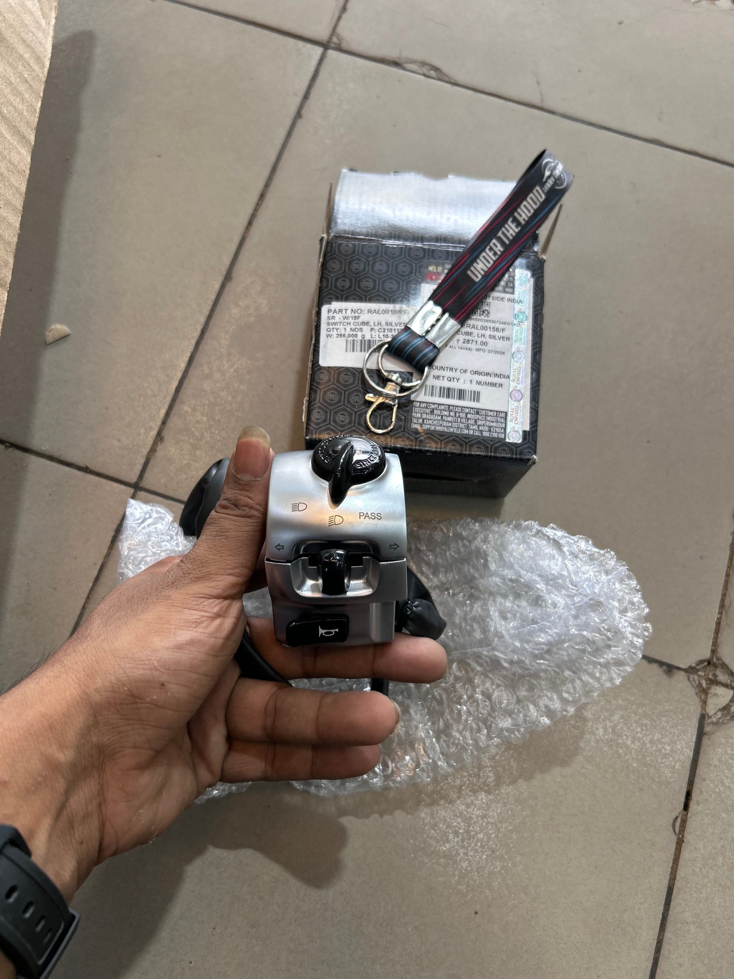 ROYAL ENFIELD RAL00156/F - SWITCH CUBE, LH, SILVER Switch Cube LH Silver (Super Meteor Switch)