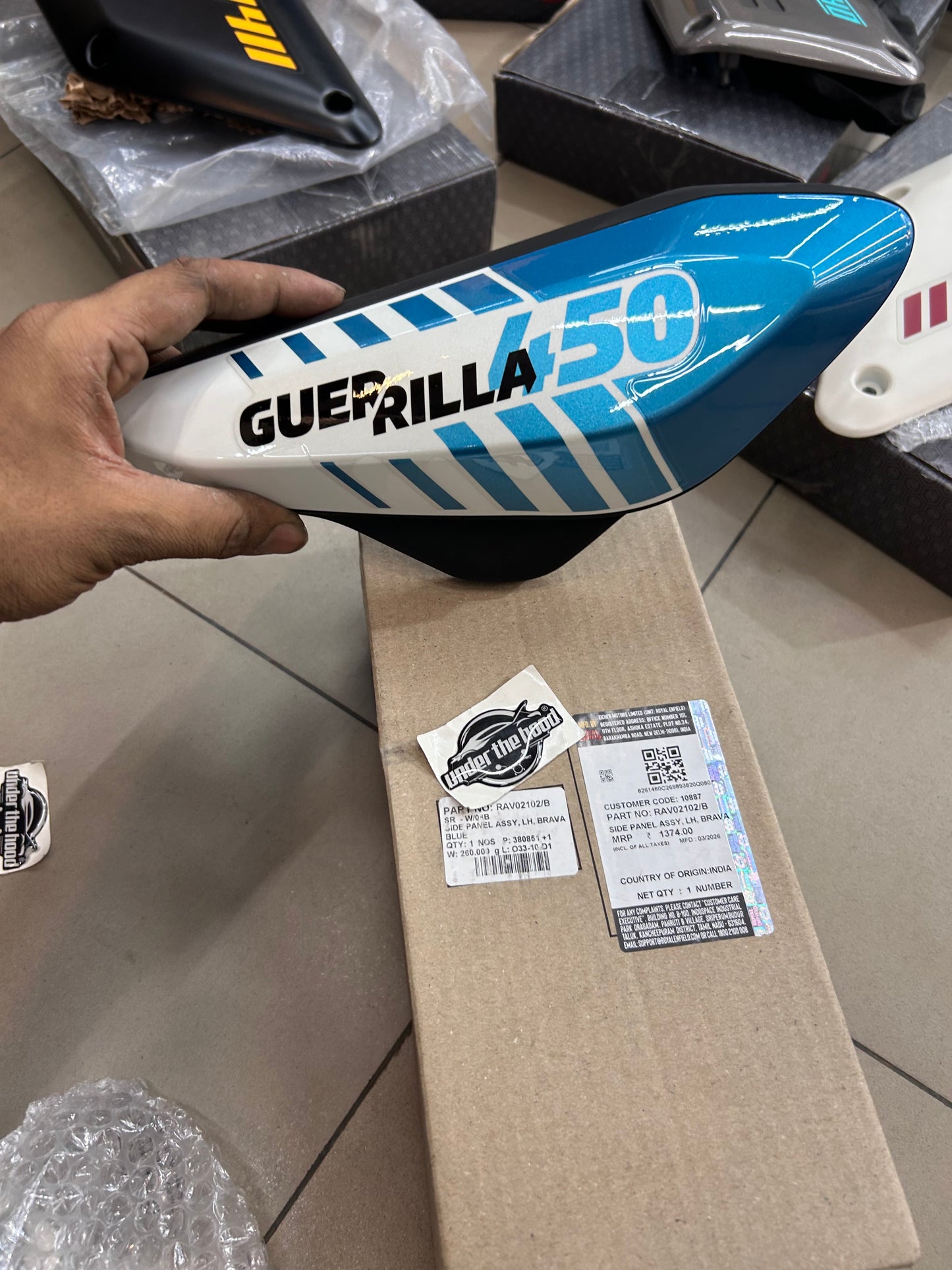 Royal Enfield RAV02102/B – Side Panel Assy, LH, Brava Blue (Brava Blue) for Guerrilla 450 (BS6) – Genuine OEM