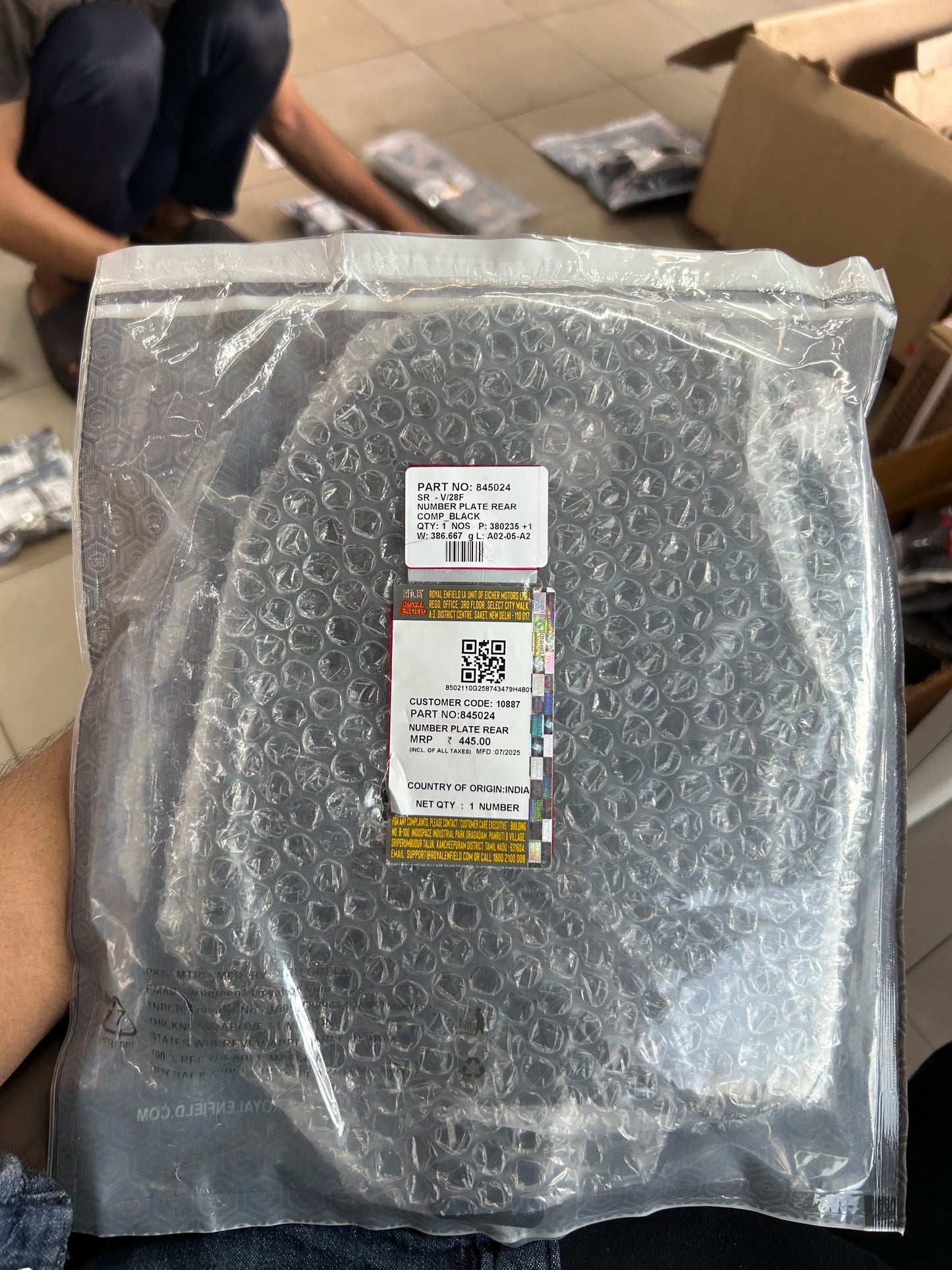 Royal Enfield 845024 – Rear Number Plate (Black) for Standard 350 & 500 UCE – Genuine OEM Part