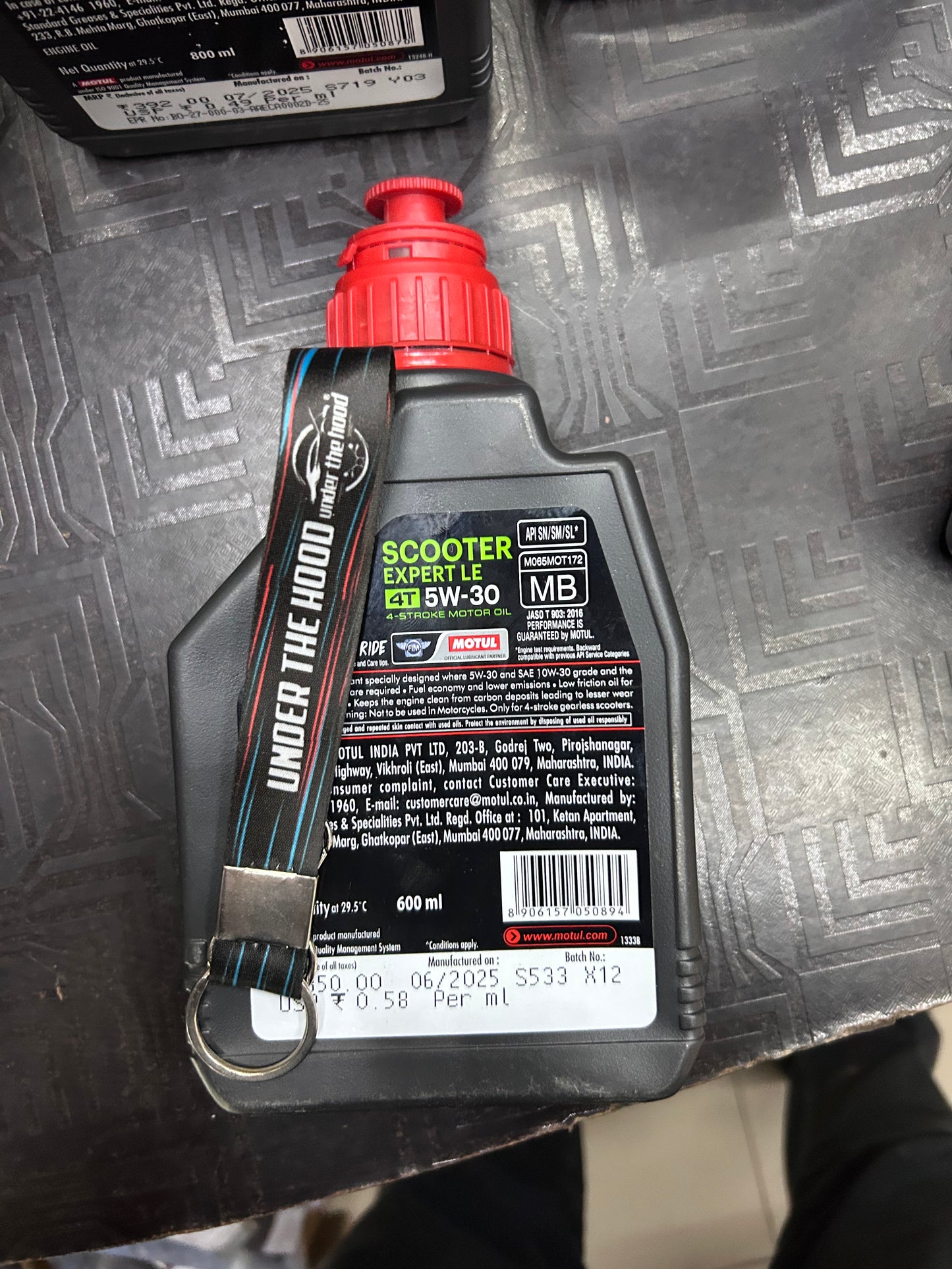 Motul Scooter Expert LE 10W-30 Semi-Synthetic Engine Oil – Technosynthese® (600ml / 800ml, API SN, JASO MB)