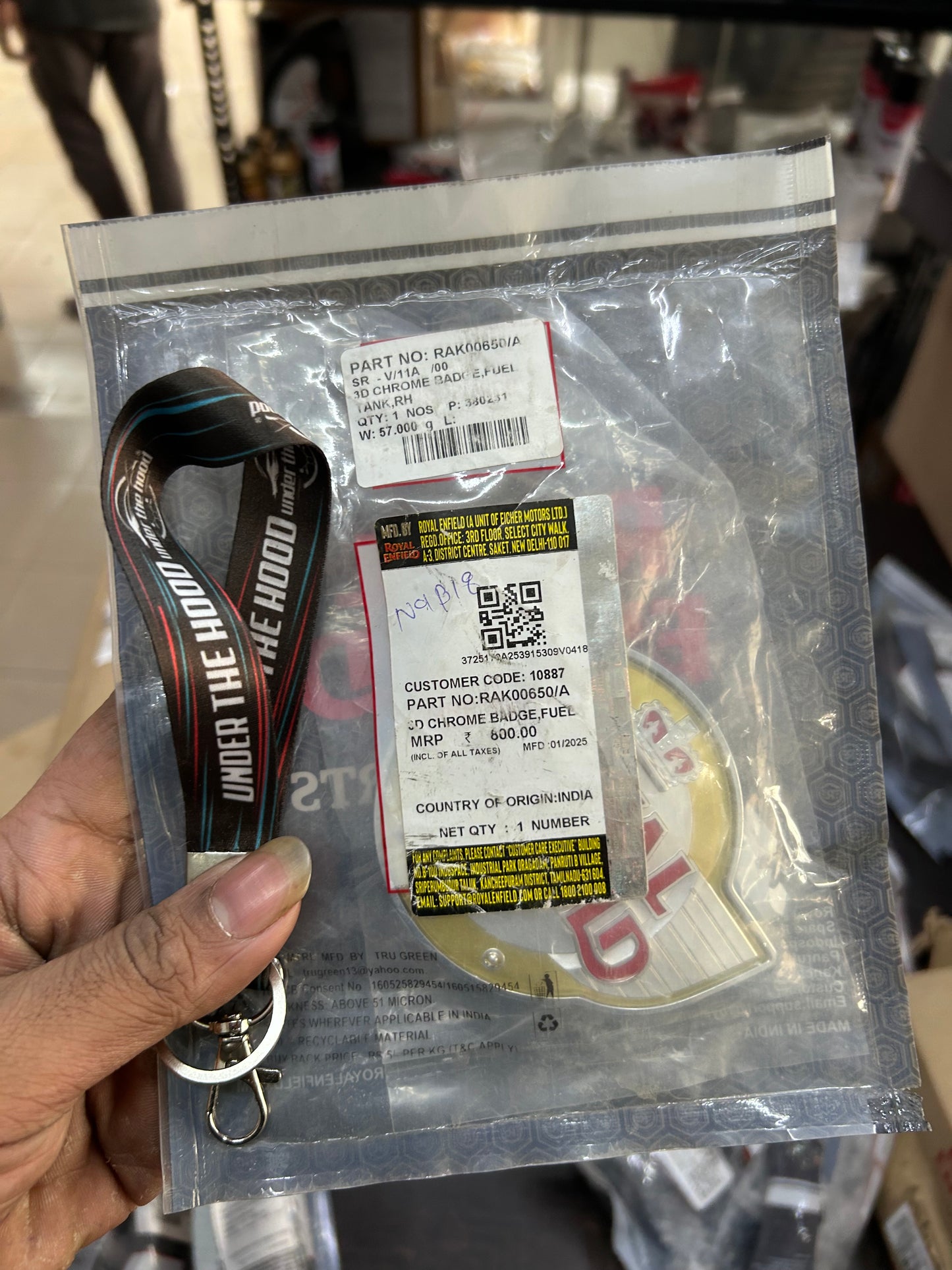 Royal Enfield RAK00650/A – OEM 3D Chrome Fuel Tank Badge (Right Side) for Classic 350