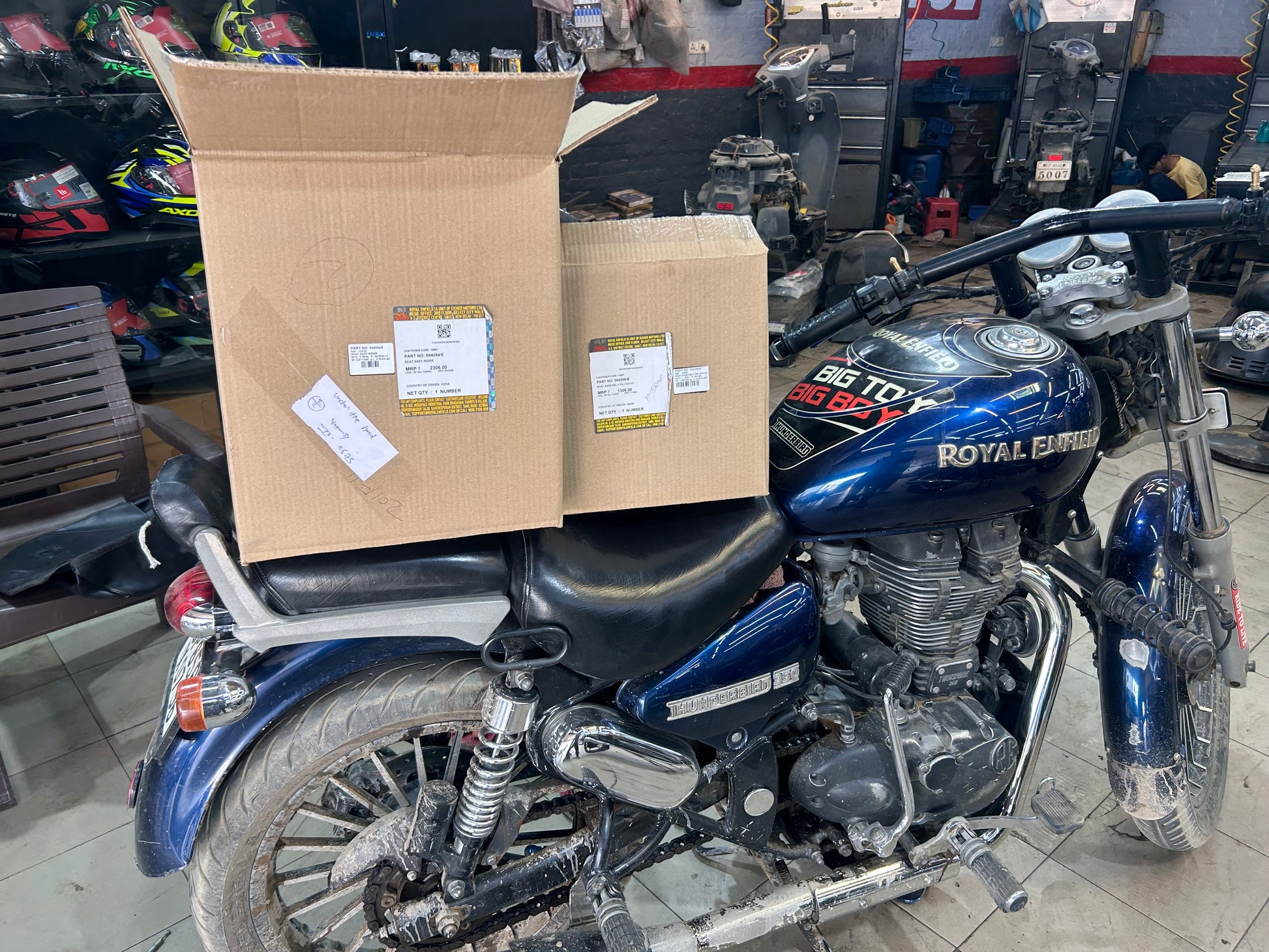 Royal Enfield 594094/E – Rider Seat Assembly Compatible with