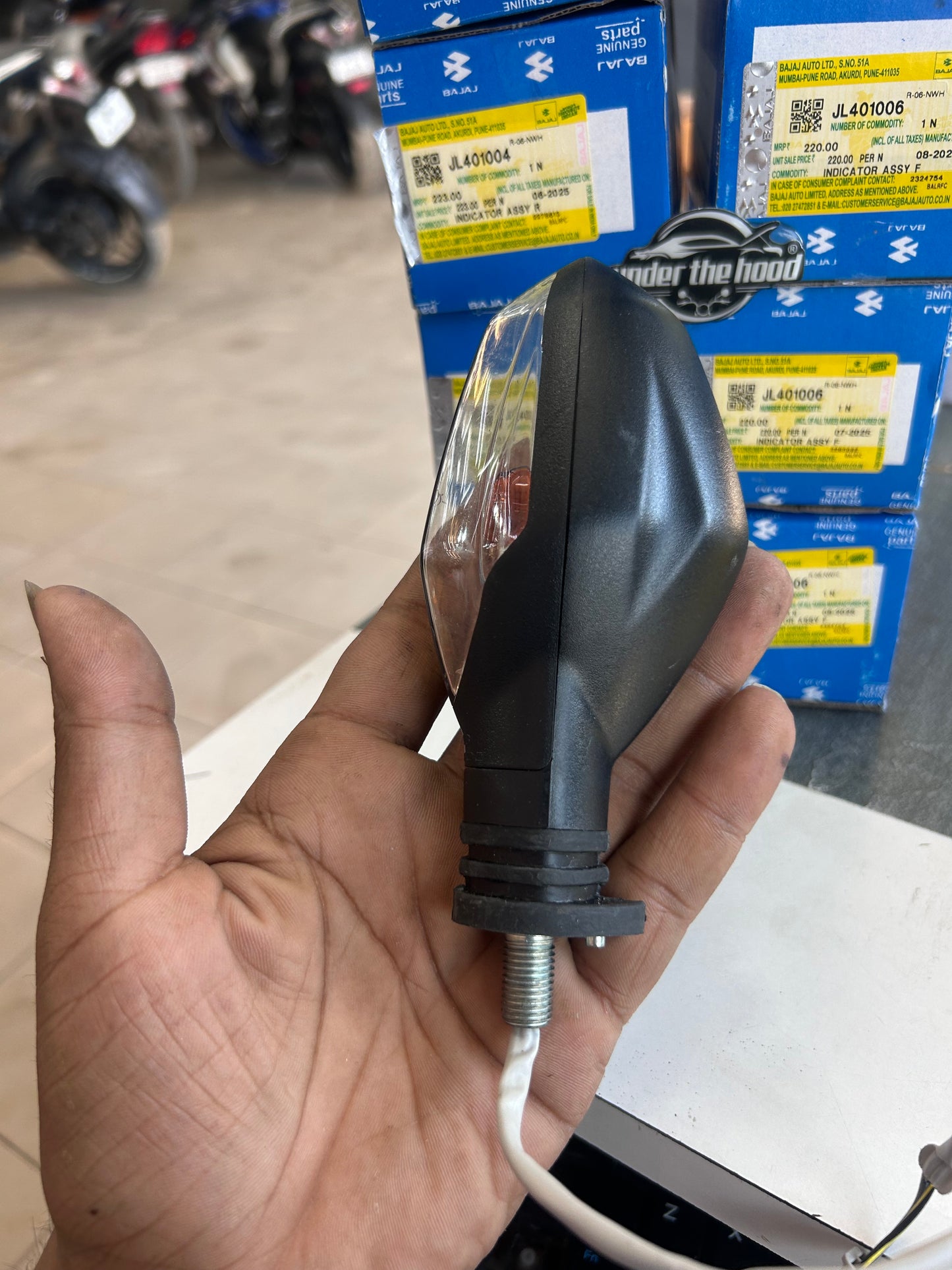 Bajaj Pulsar Indicator Assembly – JL401006 | Front Right (RH) & Rear Left (LH) OEM (NS160, NS200, AS150, AS200, 200NS)