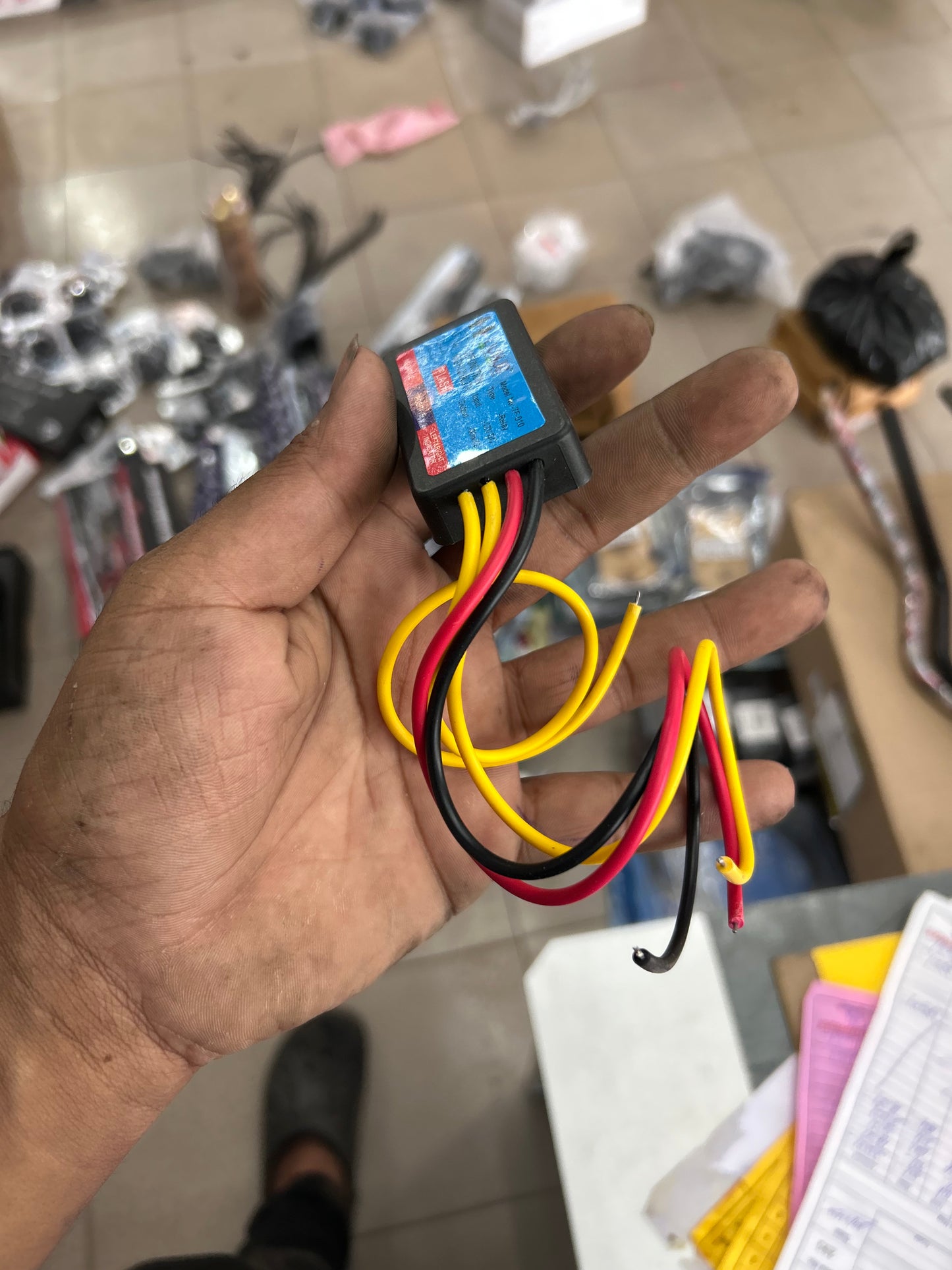 HJG 4-Wire Universal Hazard Flasher Relay (22 Flash Patterns) with Minda On-Off Switch – For Motorcycles & Scooters