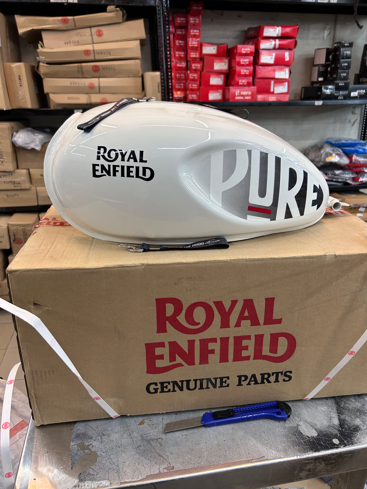Royal Enfield Fuel Tank Assembly with Sticker White RAK01768/A for Hunter 350 Dapper
