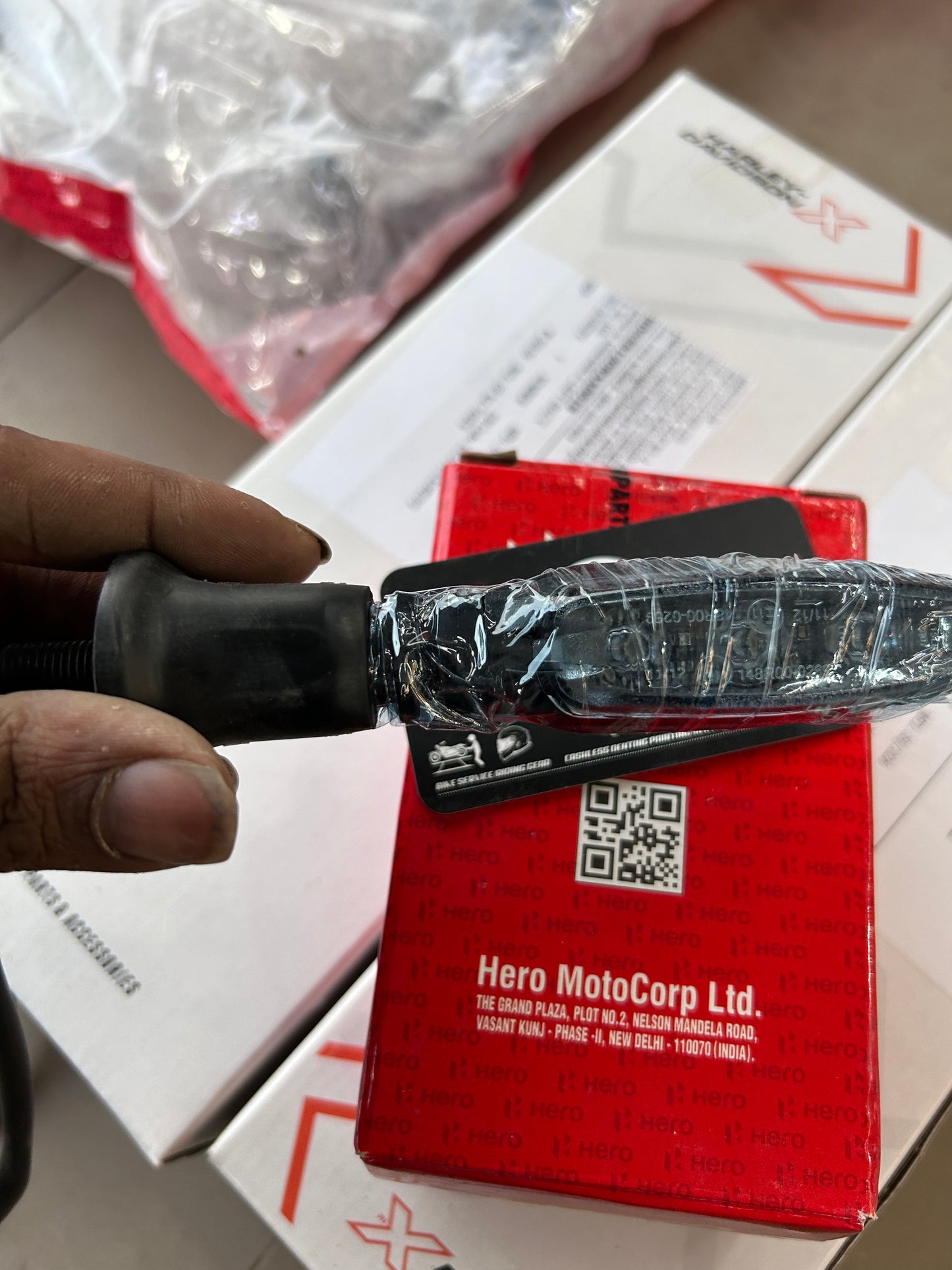 Hero Genuine Left Rear Winker Assembly for Glamour XTEC 2 | LH Rear Indicator / Left Rear Turn Signal | ADJRA8C001000G