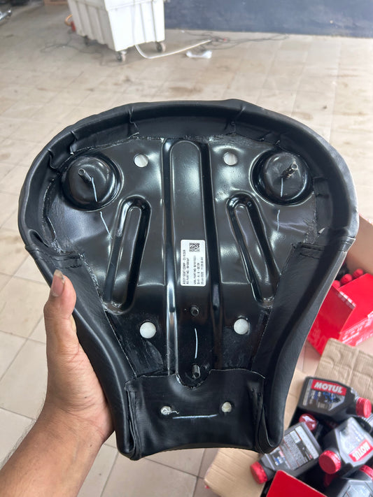 Royal Enfield 591066/F Split Seat Assembly – Rider – Genuine OEM Solo Rider Seat for Classic 350/500 UCE