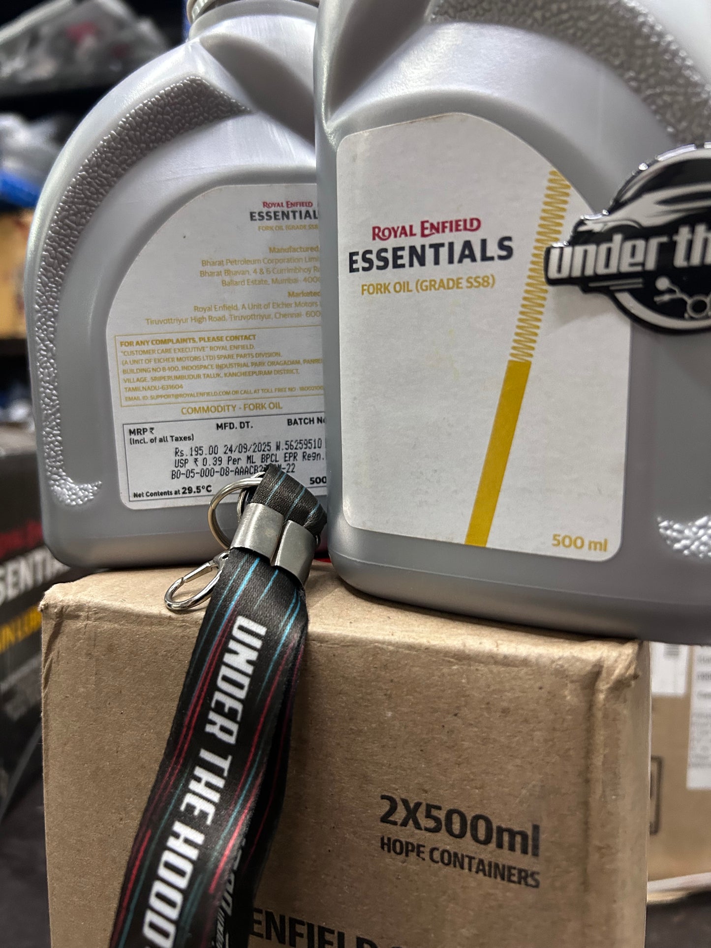 Royal Enfield 3600053 – Essentials Front Fork Oil Grade SS8 (500ml) for Classic, Bullet, Meteor, Himalayan & 650 Twins