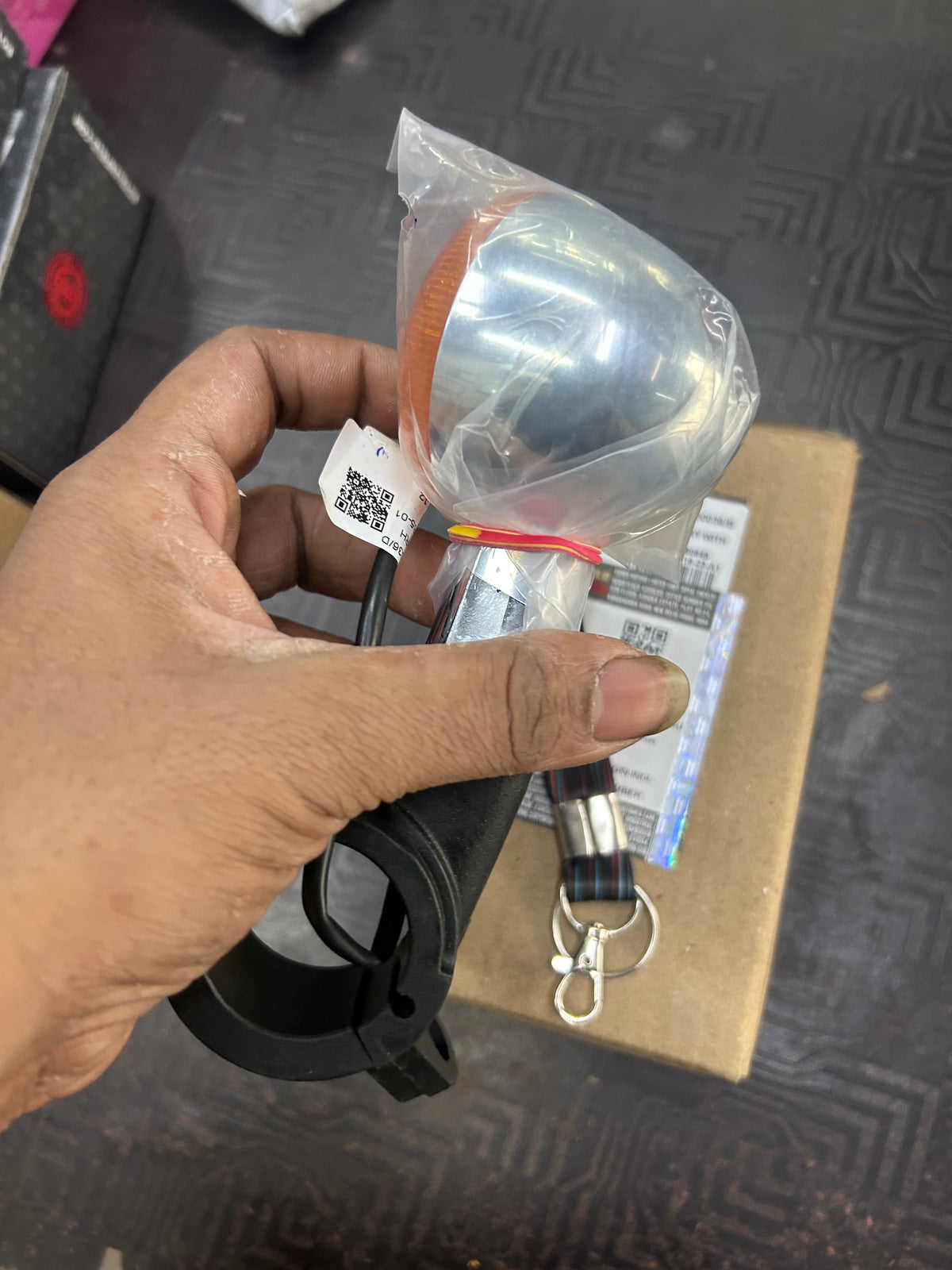 RAN00036 / RAN00036/B Royal Enfield – Trafficator Assembly with Bulb, Front Right (Chrome) FRH (CH) for Classic 350 Reborn (J-Series BS6) & New Bullet 350 | Genuine OEM