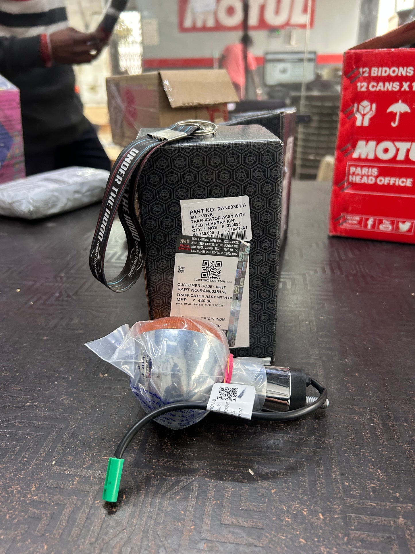 Royal Enfield RAN00381/A – Chrome Trafficator with Bulb (FLH & RRH) for Classic 350 Reborn / Meteor 350