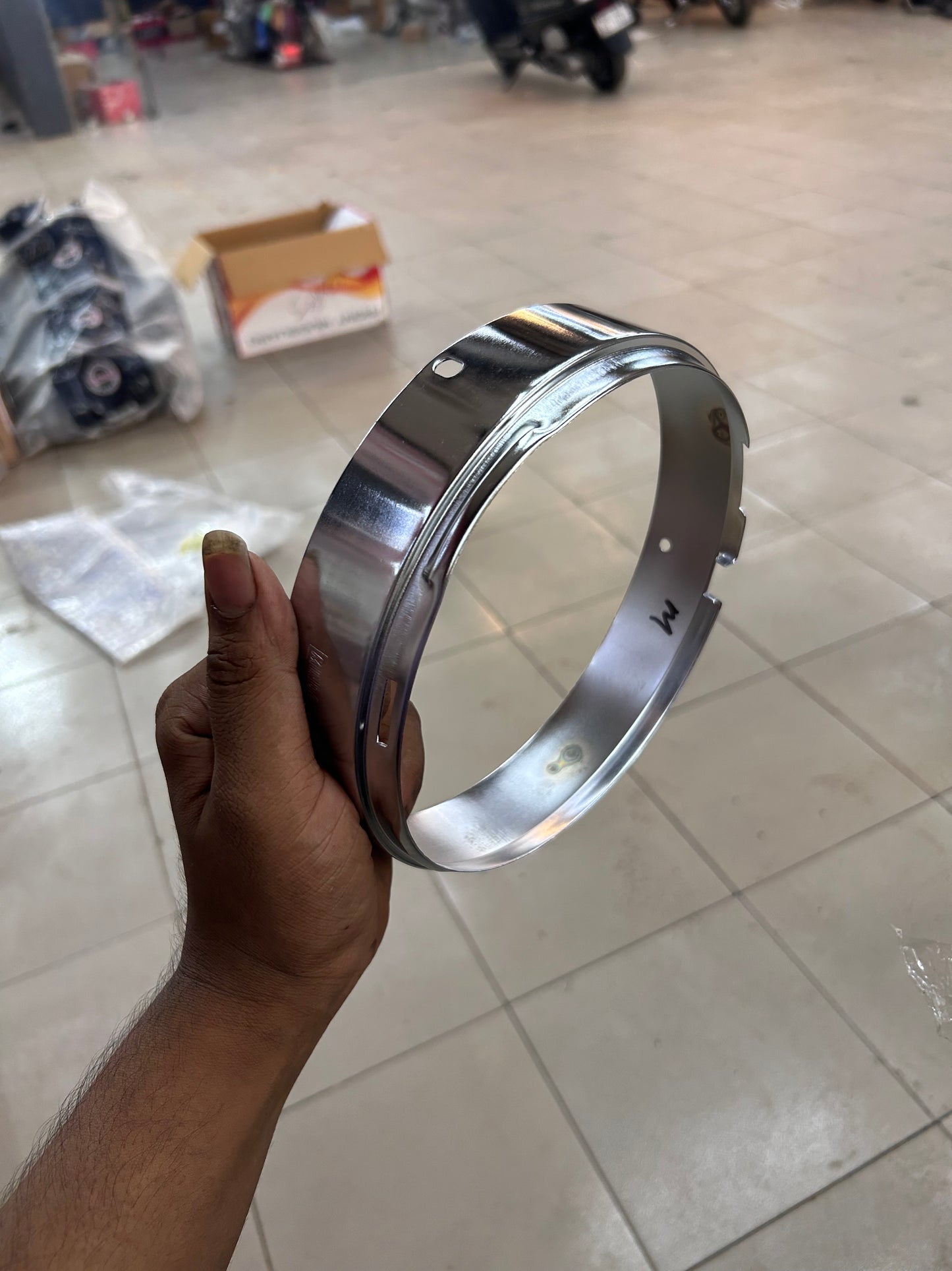 Royal Enfield 583887/B – Chrome Inner Rim for Headlamp (Classic, Standard, Electra | Reborn Upgrade)