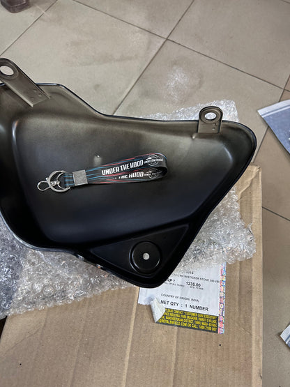 Right Side Panel with Sticker for Thunderbird 350 Stone BVI – Genuine Royal Enfield 875014