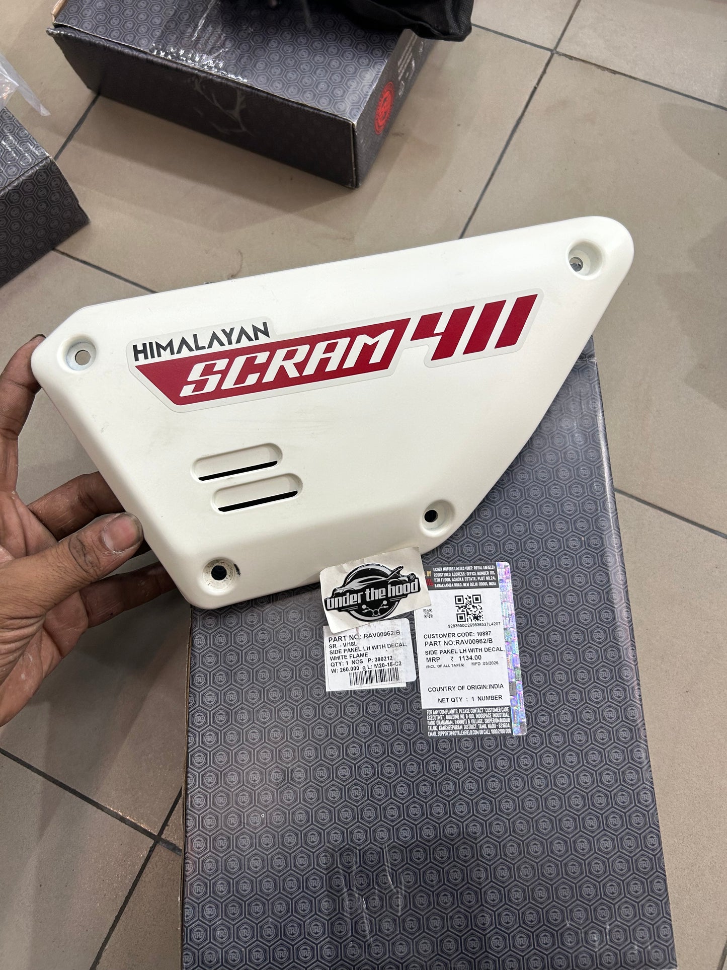 Royal Enfield RAV00962/B - Side Panel LH with Decal - White Flame for Scram 411 White Flame - OEM