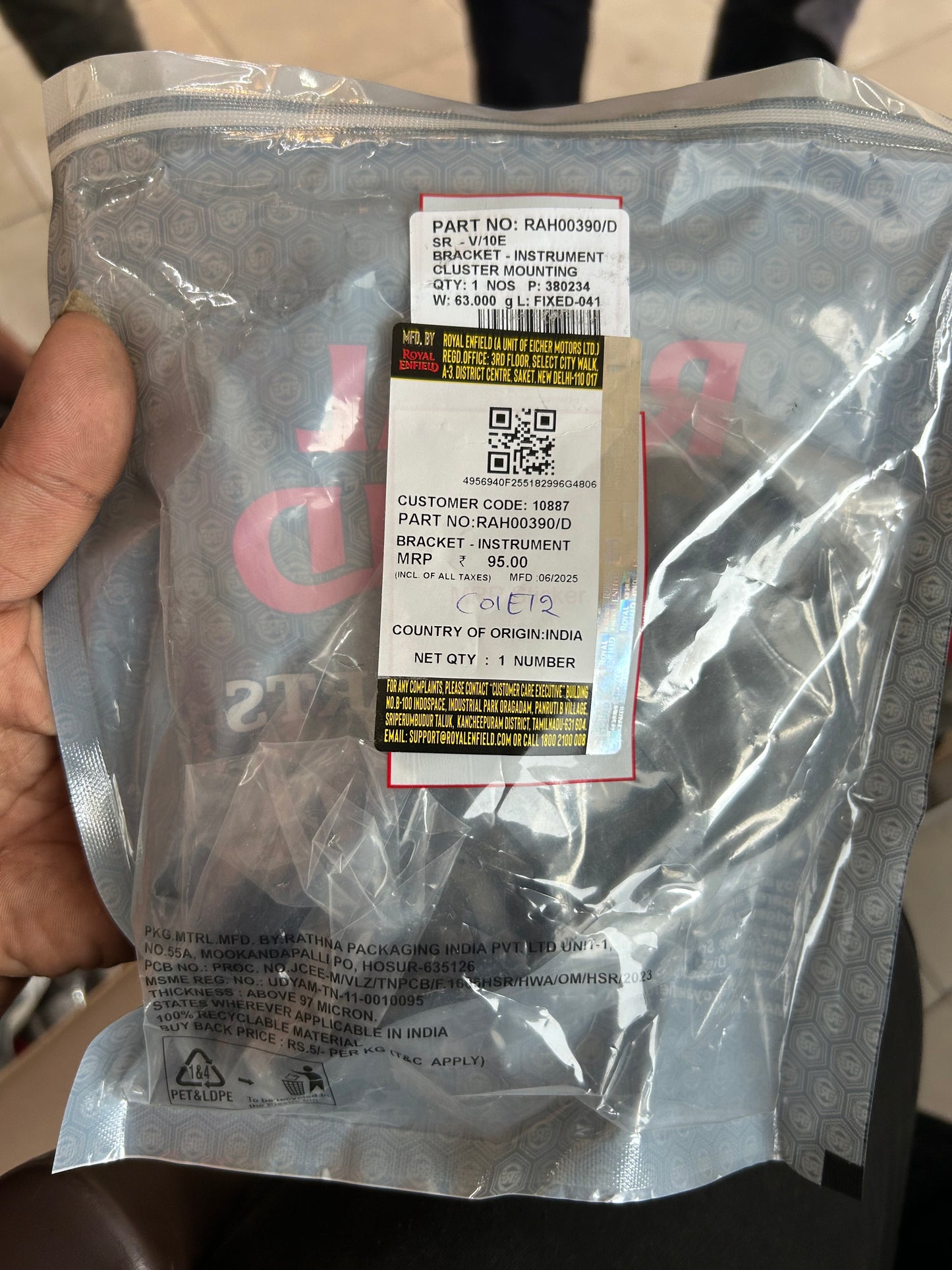 RAH00390/D – Royal Enfield Hunter 350 Instrument Cluster Mounting Bracket (Genuine Part)