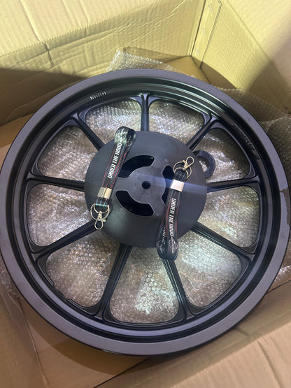 Original Royal Enfield Alloy Wheels (UCE Dual-Disc) — Front 19" 1120035/B + Rear 18" 1120040/B — Fits Classic 350/500 UCE & Thunderbird 350/500 (rear) — Genuine OE