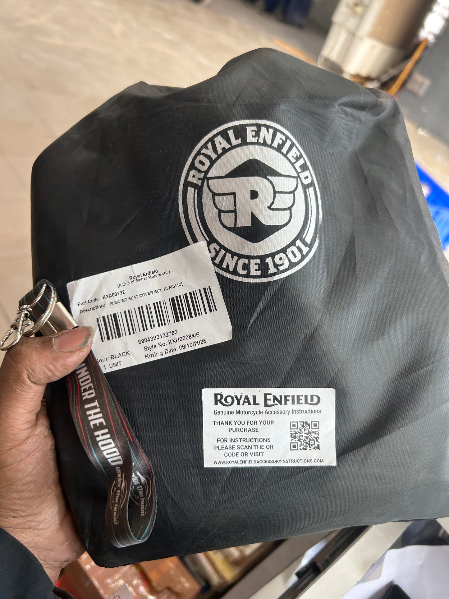 Royal Enfield Black Pleated Seat Cover KXA00132 — OEM Hunter 350 Seat Accessory