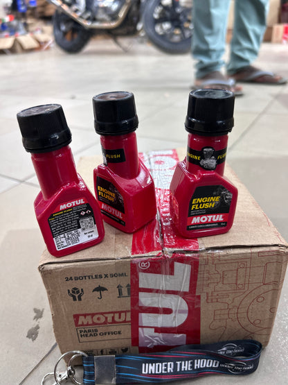 Motul Engine Flush for Motorcycles & Scooters – Removes Sludge & Deposits Before Oil Change