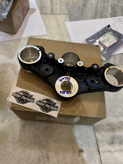 Royal Enfield 1100429/B – Top Yoke (J1D) Triple Clamp Upper Yoke | OEM for Meteor 350 (J-Series)