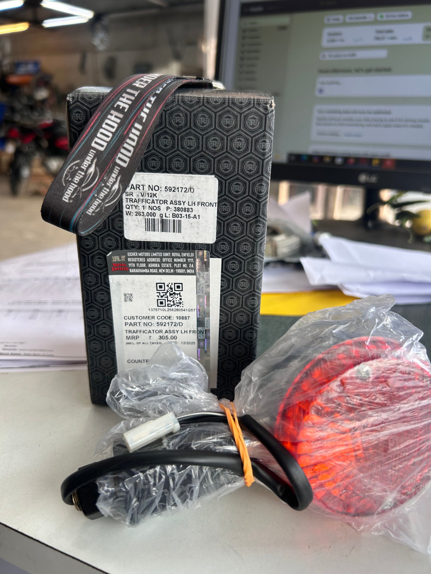 Royal Enfield Trafficator/Indicator Assembly (Front/Rear • LH/RH) for Classic 350 UCE, Classic 500 EFI & Bullet 350/500 UCE (Coupler Connector) – 592169 / 592170 / 592171 / 592172 (Choose Position)