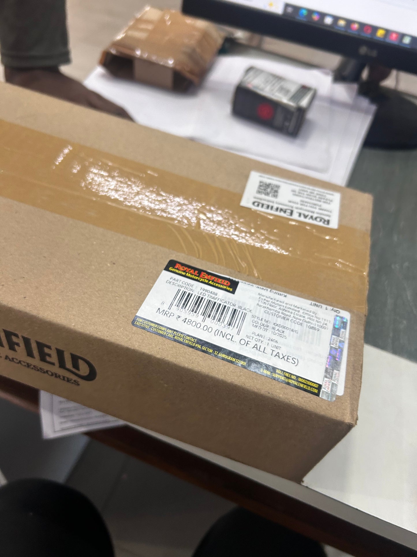 Royal Enfield Black LED Indicators (Set of 4) – 1990488 — OEM for Interceptor 650 & GT 650