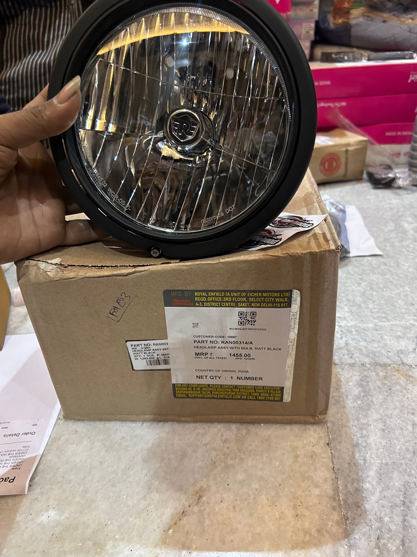 Royal Enfield Headlamp Assembly with Bulb – Matte Black – Classic 350 Reborn (J-Series, BS6) – Part No. RAN00314/A